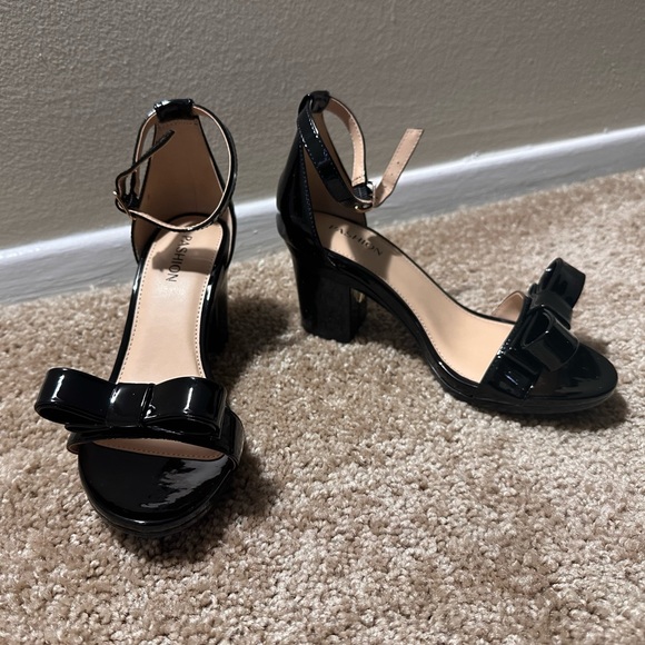 The Pashionista | Pashion convert able Footwear - Picture 2 of 6